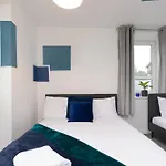Comfy 2Br Apartment With Balcony - Waterlily