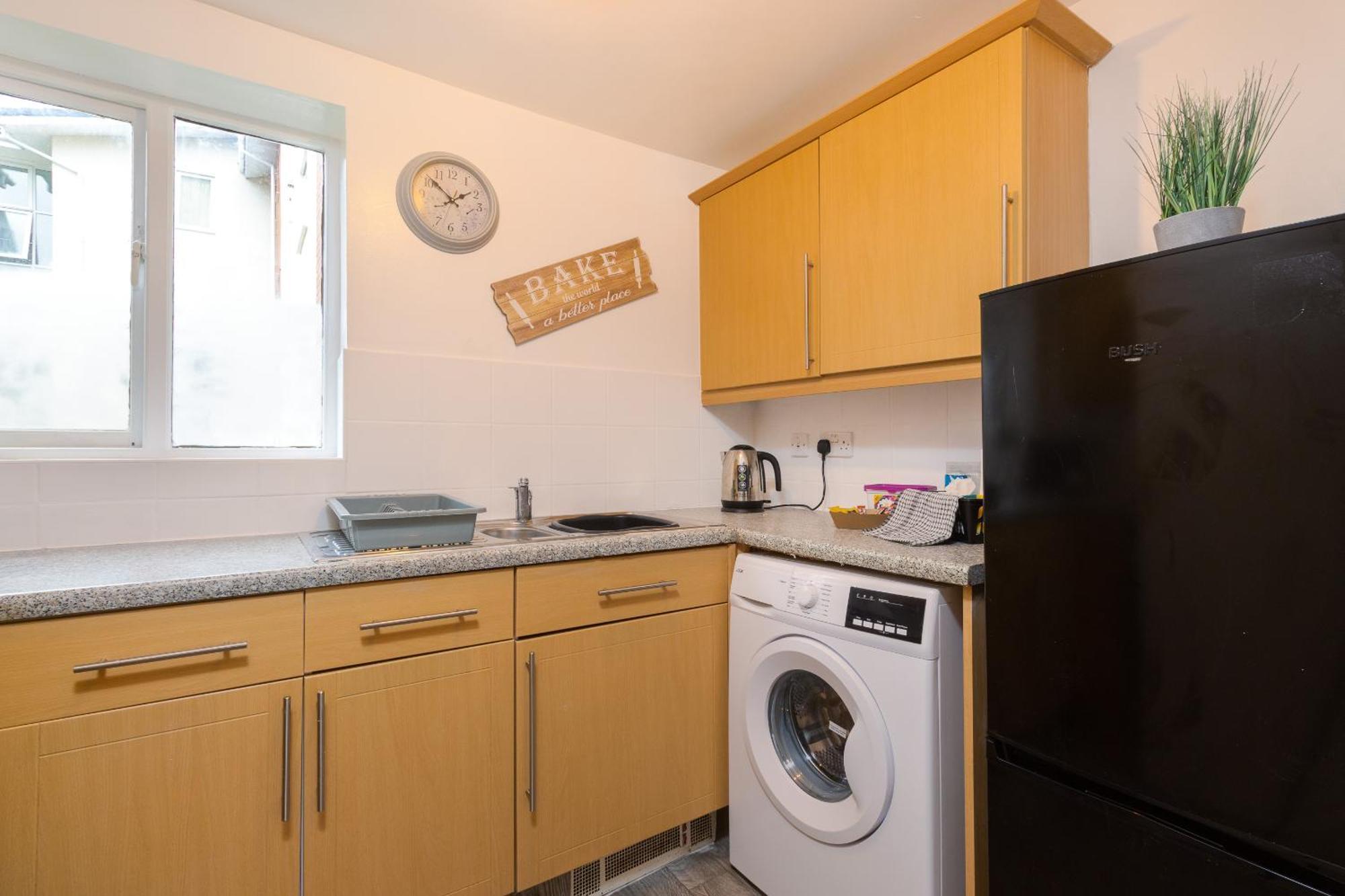 Apartment Comfy 2br With Balcony - Waterlily